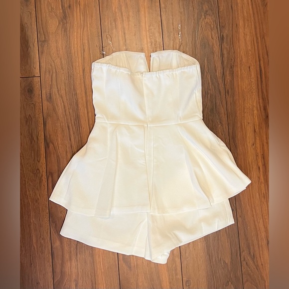 Pink Lily Playful Pursuit White Strapless Romper - Picture 5 of 6